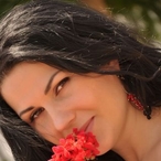 Profil von Adia